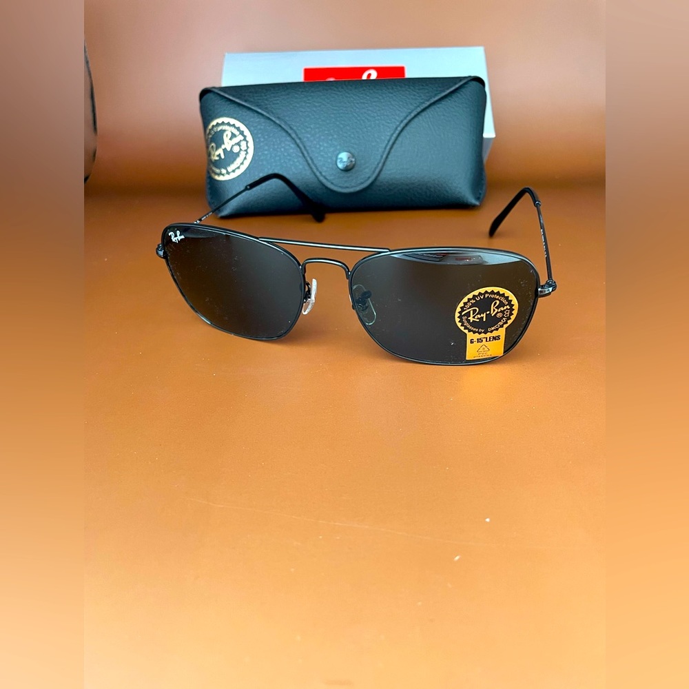 Ray-Ban Black/Green Caravan Aviator Sunglasses